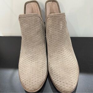 Lucky Brand Tan Ankle Boots with Modern Silhouette, 7.5, UGC